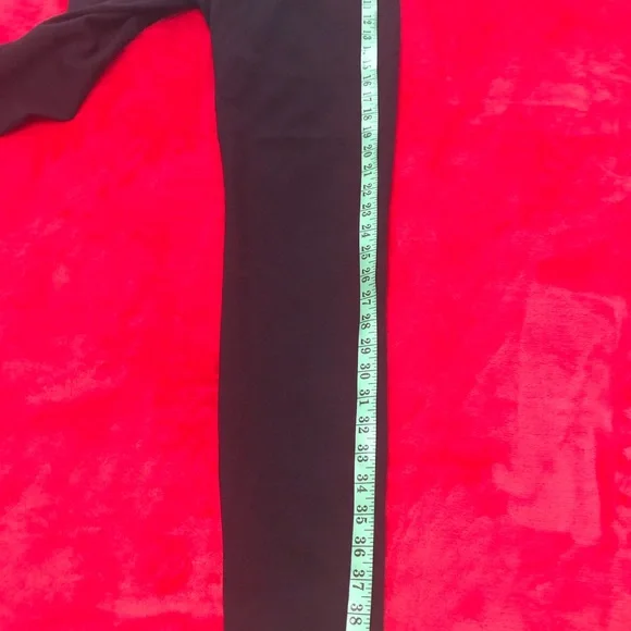 🌼🌼🌼🌼Black heavy leggings by Liverpool🌼🌼Size 8/29. Like new🌼🌼 - Picture 8 of 8